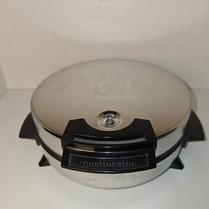 Toastmaster W252H Round Waffle Baker Maker Chrome 650W 7 Inch Grid Vintage